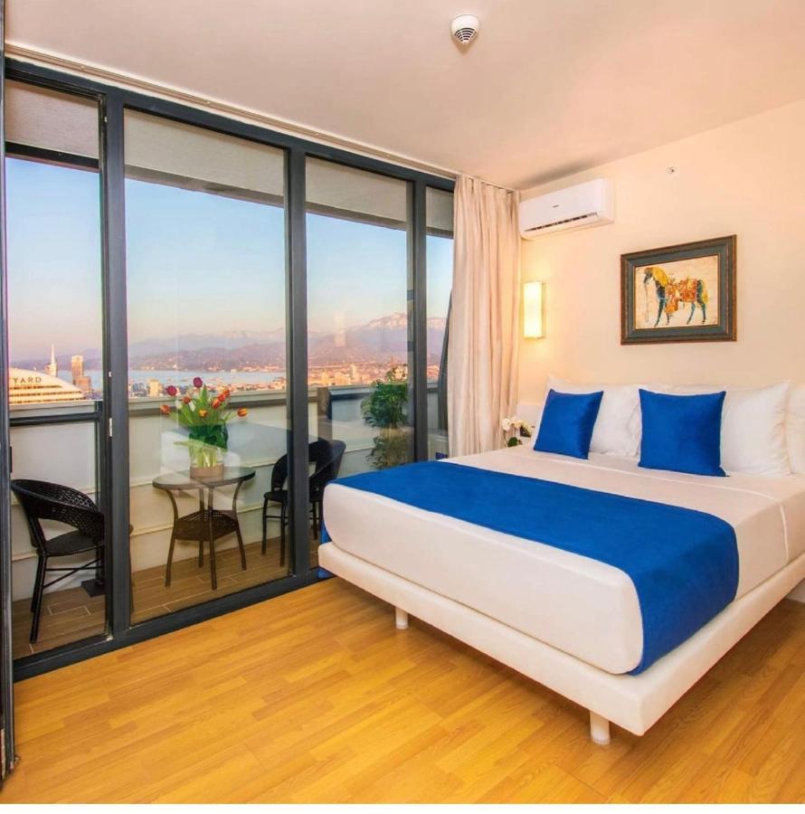 Orbi City Luxury Towers Aparthotel Batumi Esterno foto