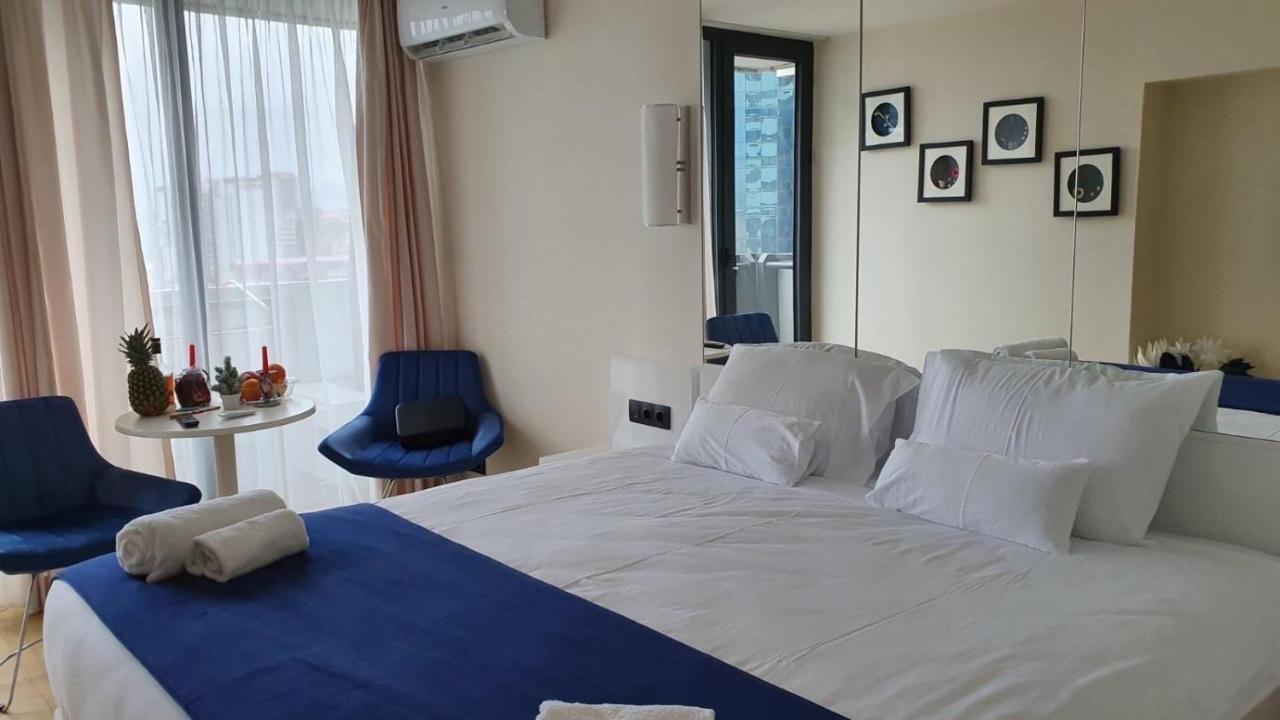 Orbi City Luxury Towers Aparthotel Batumi Esterno foto