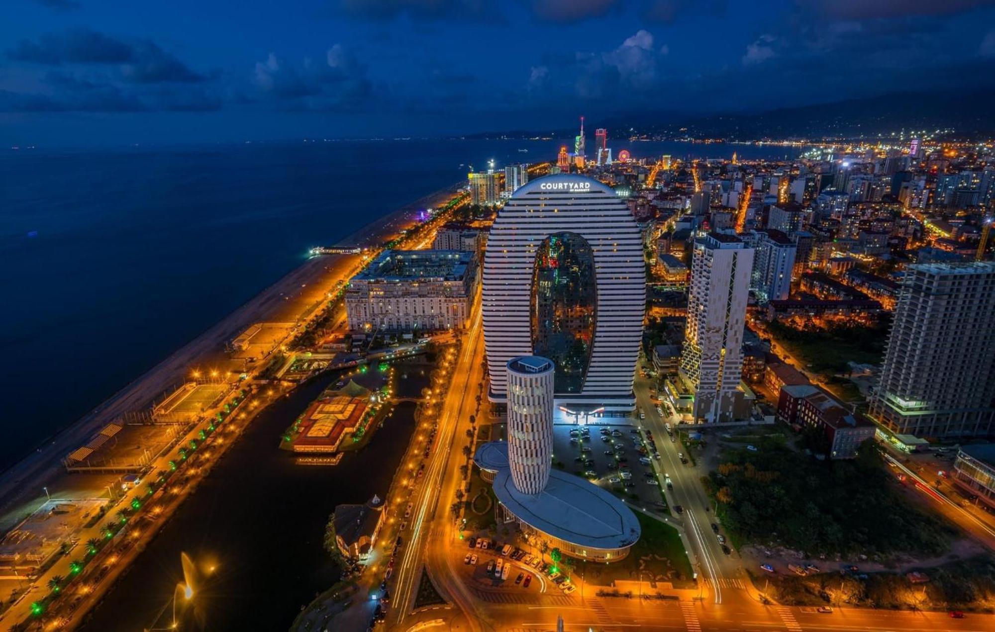 Orbi City Luxury Towers Aparthotel Batumi Esterno foto