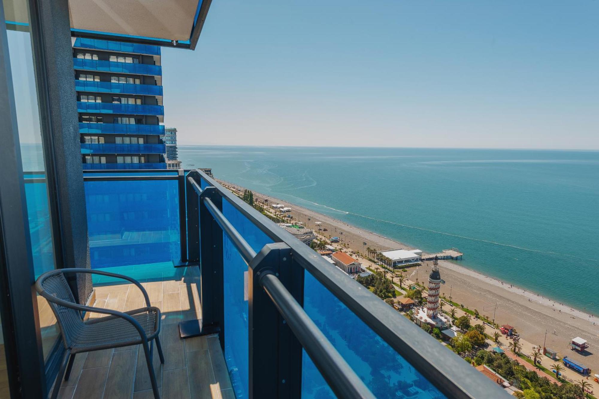 Orbi City Luxury Towers Aparthotel Batumi Esterno foto