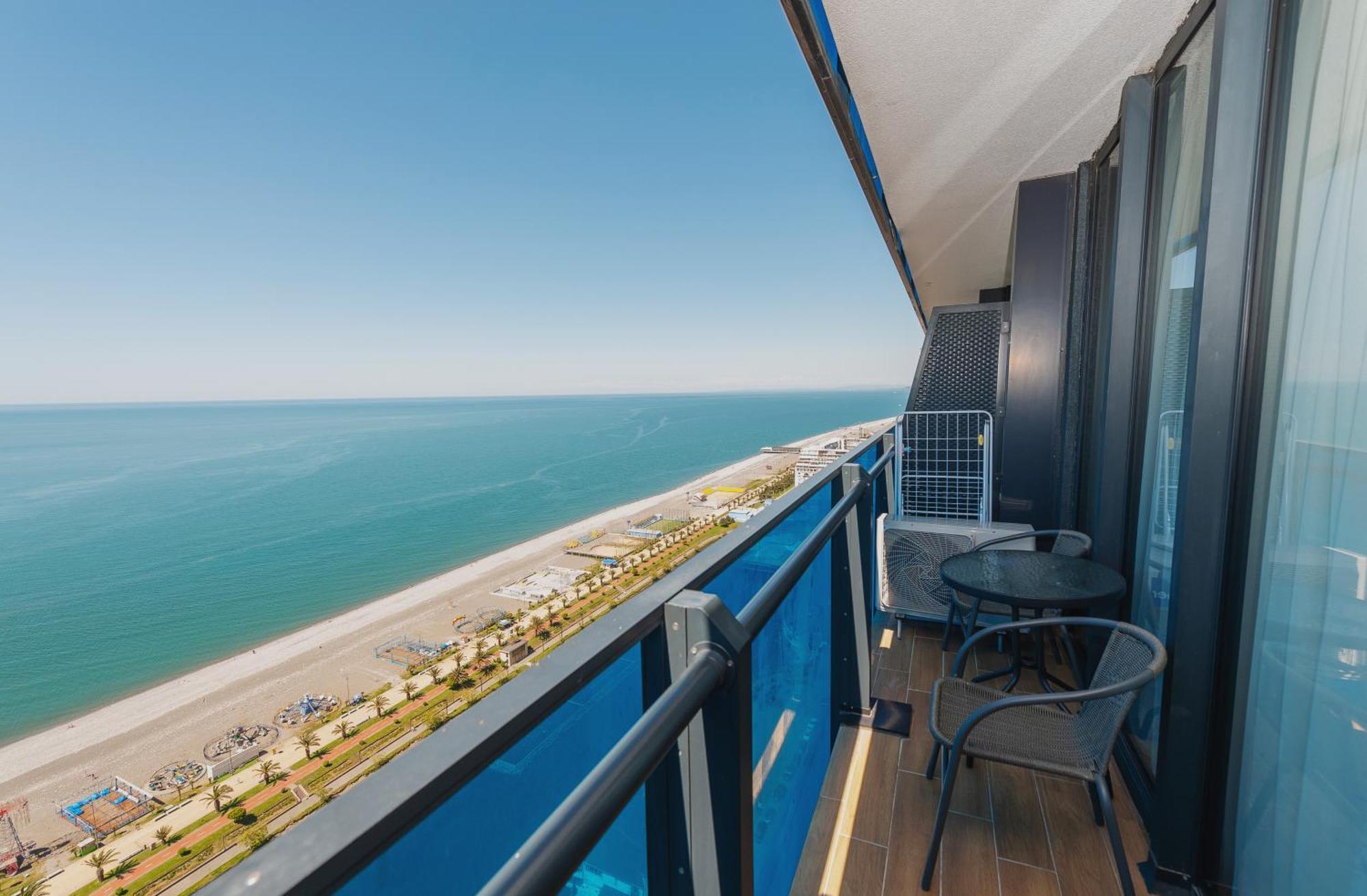 Orbi City Luxury Towers Aparthotel Batumi Esterno foto