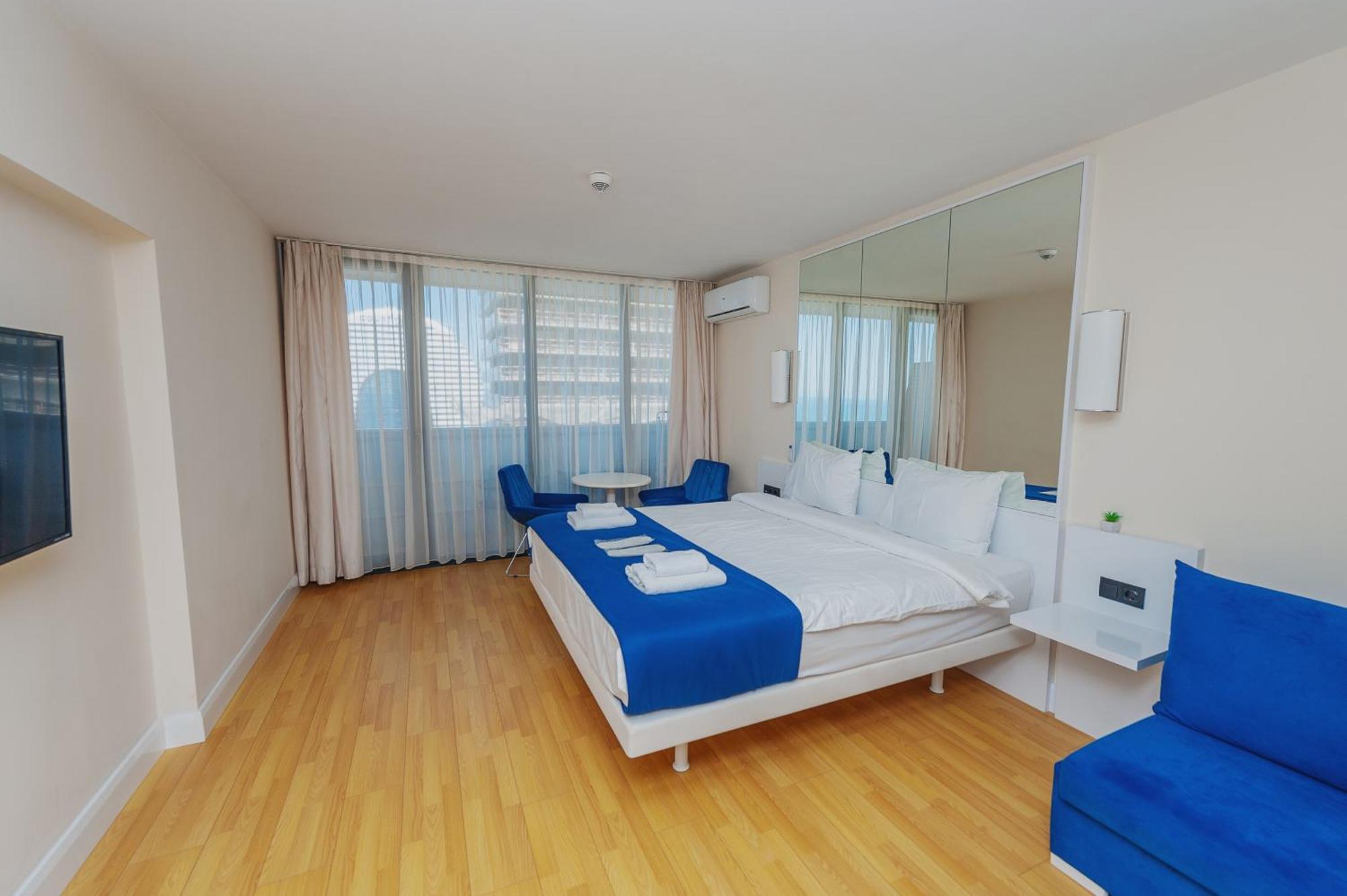 Orbi City Luxury Towers Aparthotel Batumi Esterno foto
