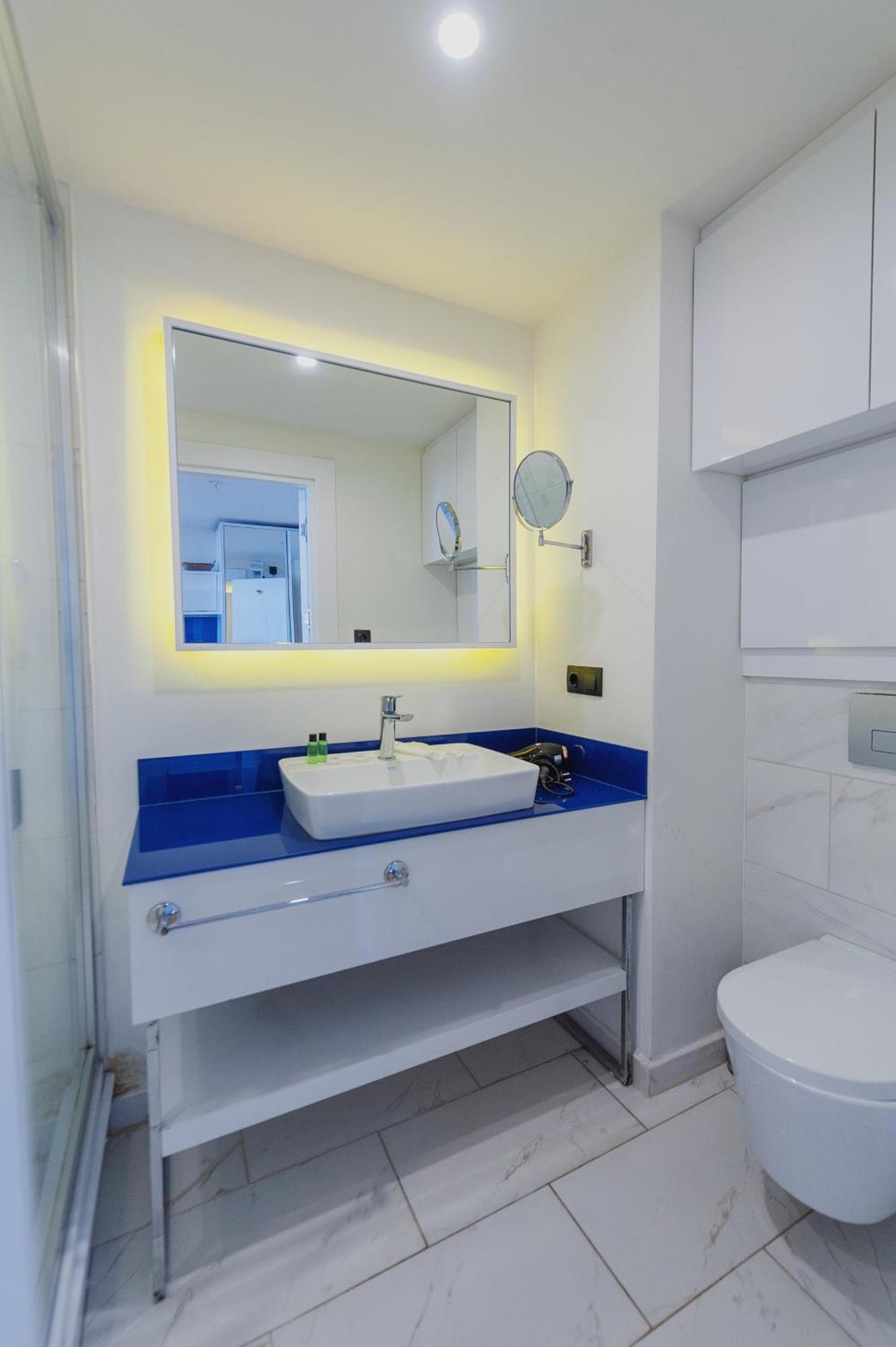 Orbi City Luxury Towers Aparthotel Batumi Esterno foto