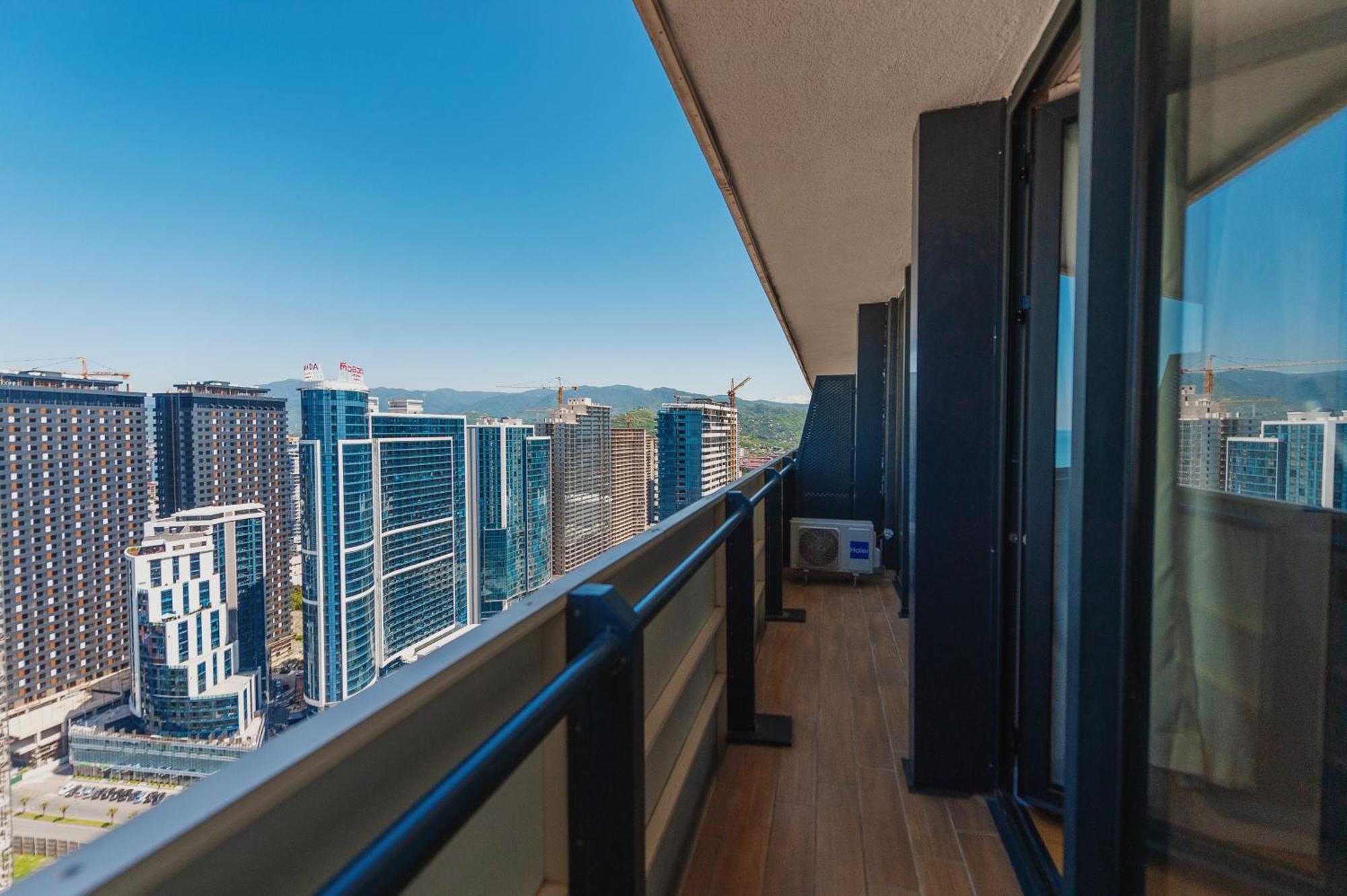 Orbi City Luxury Towers Aparthotel Batumi Esterno foto