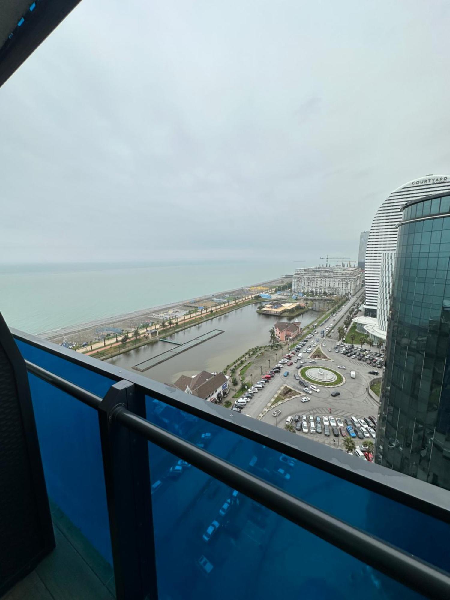 Orbi City Luxury Towers Aparthotel Batumi Esterno foto
