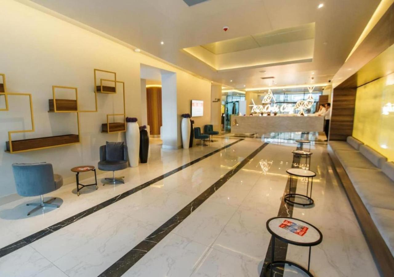 Orbi City Luxury Towers Aparthotel Batumi Esterno foto
